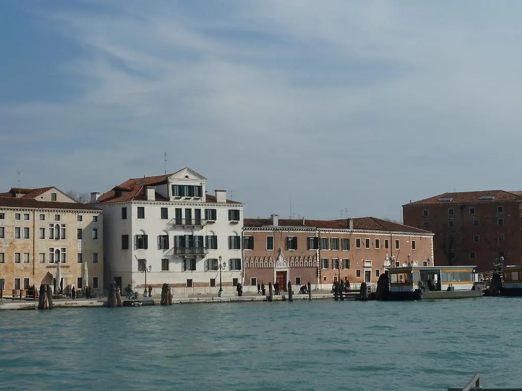 Venice Luca'S House Apartment 0*,